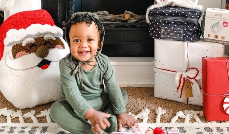 Best Gifts for Baby’s First Christmas: Top Keepsakes and Toys Ideas